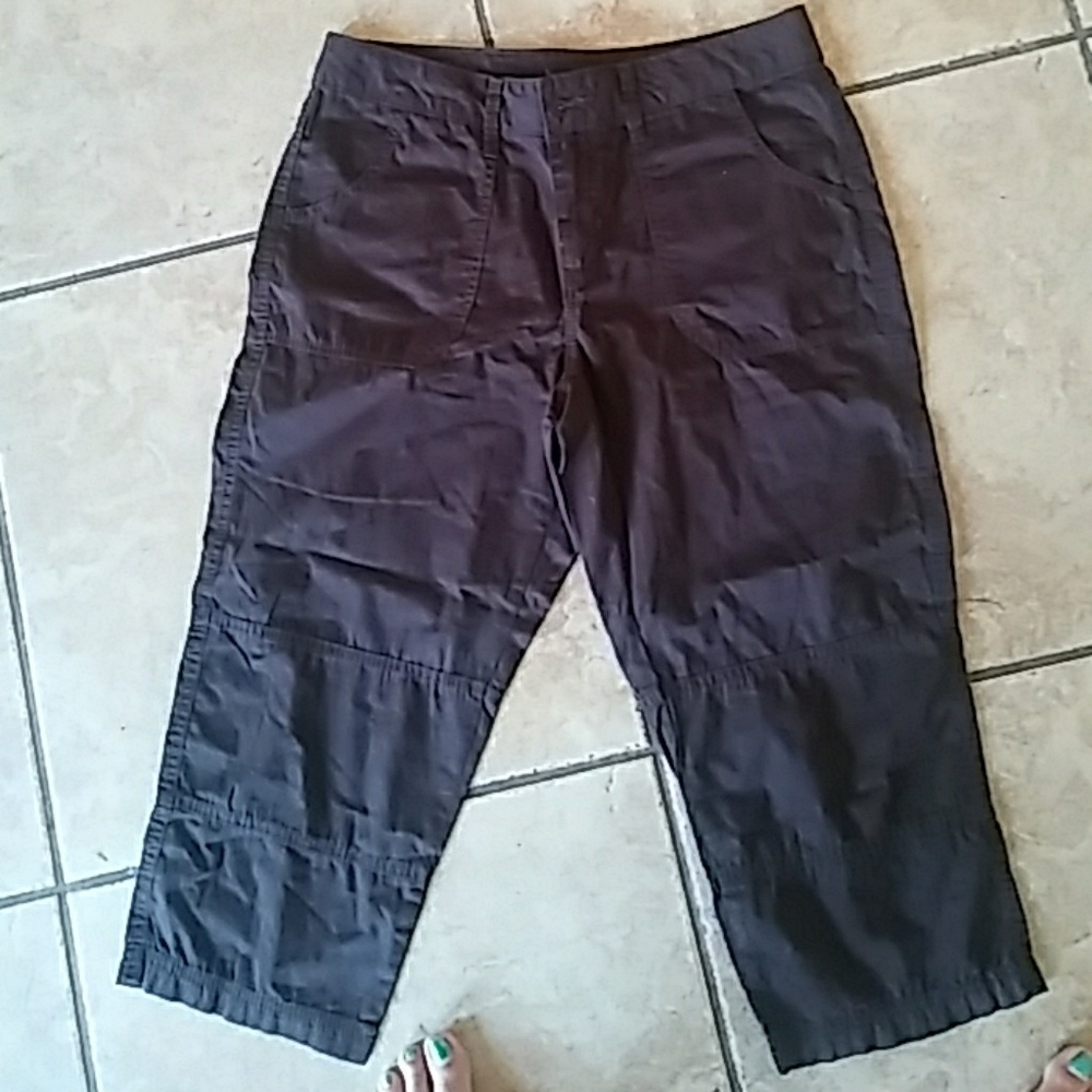 Size 8 Faded Glory Capri's